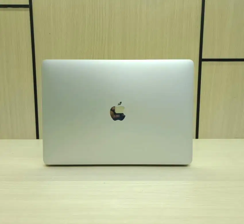 macbook air 2018 BNOB core i5  Ram 8GB SSD 128GB