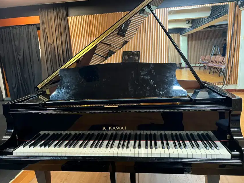 Grand Piano Kawai RX5