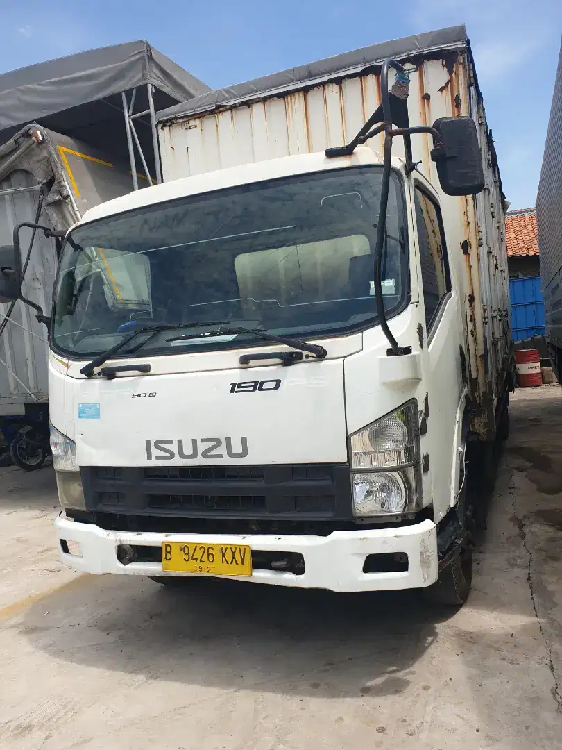 Isuzu giga FRR 190PS BOX