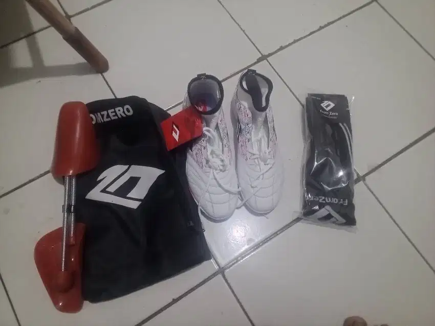 masih baru salah beli ukurannya 37 dapet tas deker kaus kaki