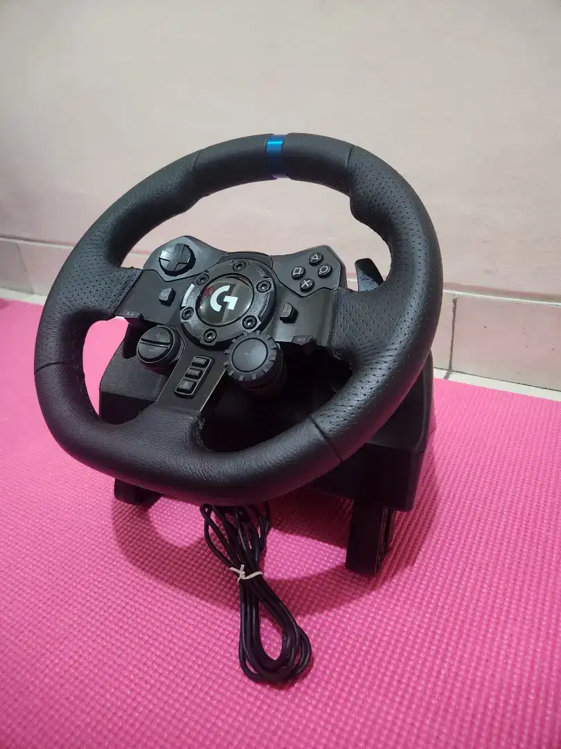 Logitech G923 True Force Steering Wheel + Driving Force Shifter