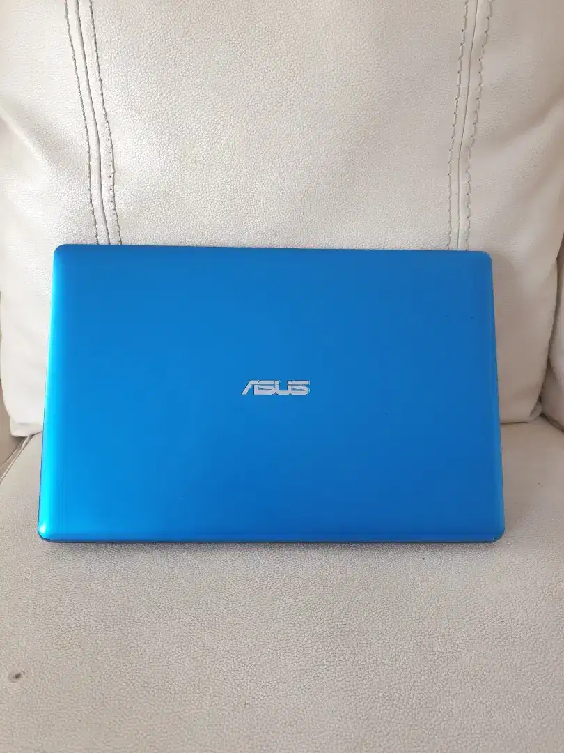 Asus X200CA layar 11'6 imut