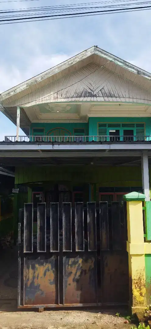 Dijual rumah masih layak huni 2 lantai