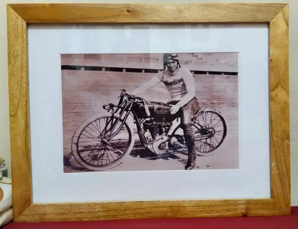 Dekorasi hiasan dinding photo sepeda motor antik lawas vintage