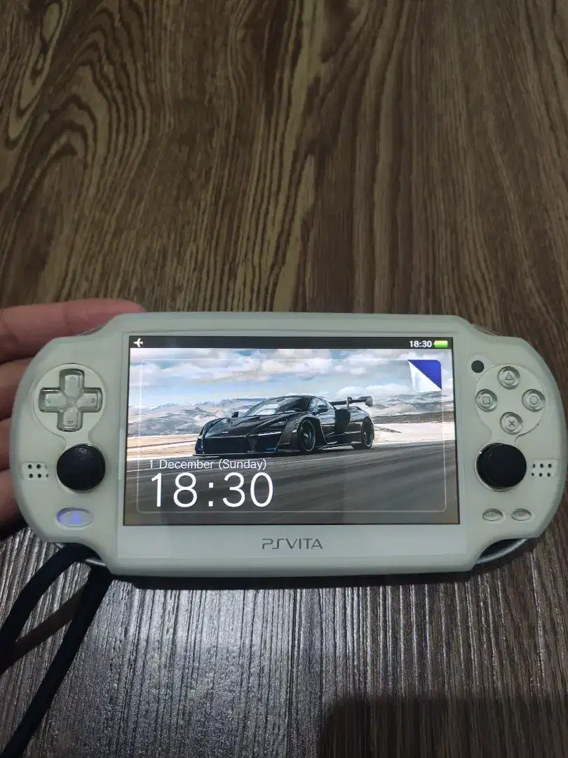 PS Vita PCH 1100 White