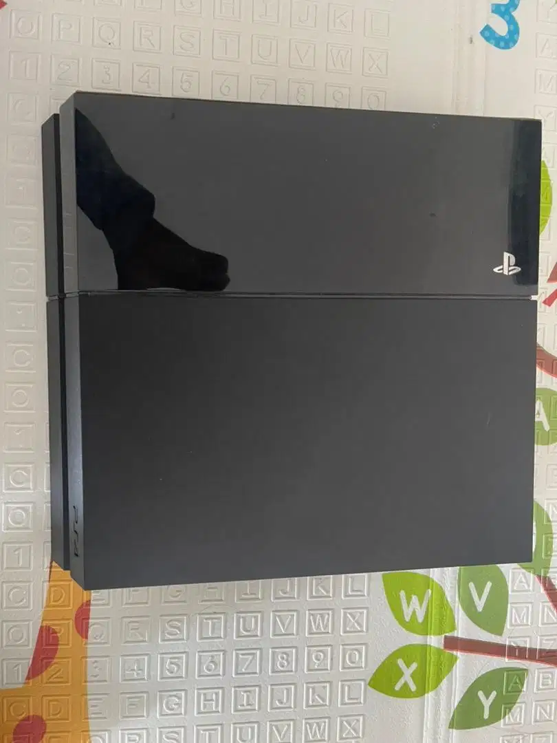 PS 4 Original CUH 1106A free games