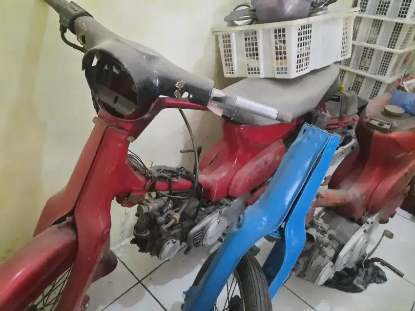 Honda c90 deluxe