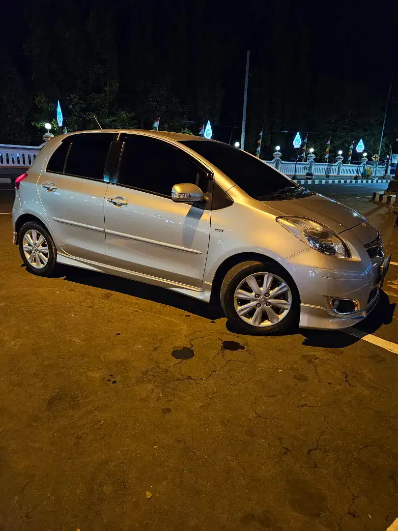 Yaris S Limited 2009 automatic