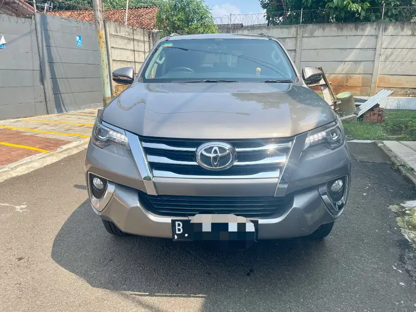 DIJUAL FORTUNER VRZ 2018 AT AVANTGARDE BRONZE (COKELAT METALIK)