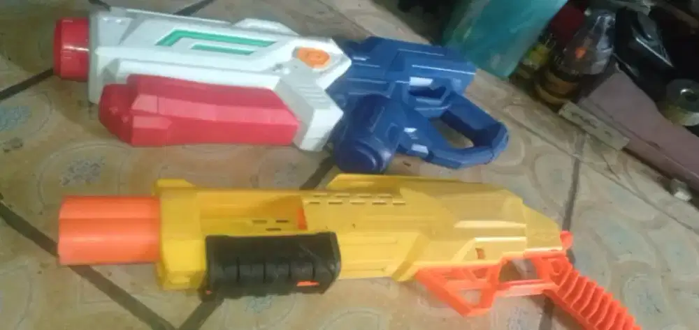 Se psg mainan ank2 pistol2an kond spt baru hrg murah sj deh cpt dpt