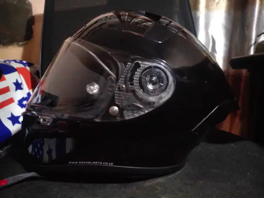 HELM RSV FFS21 HITAM GLOSY GANTENG