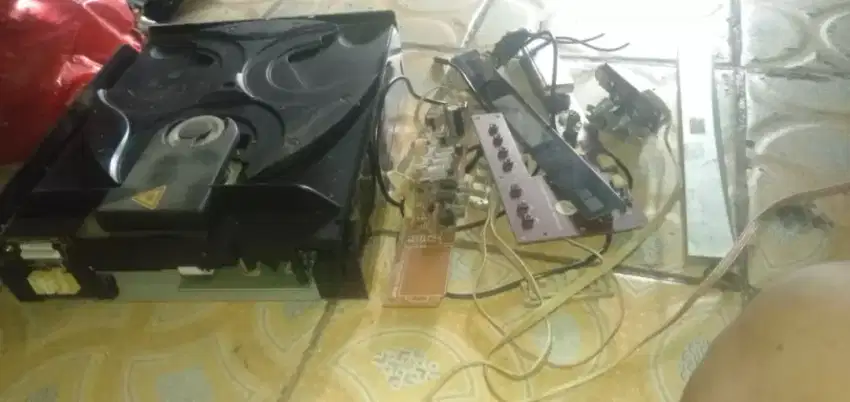 Se paket jeroan dvd player digi servo ex copotan mgkn ada yg perlu nih