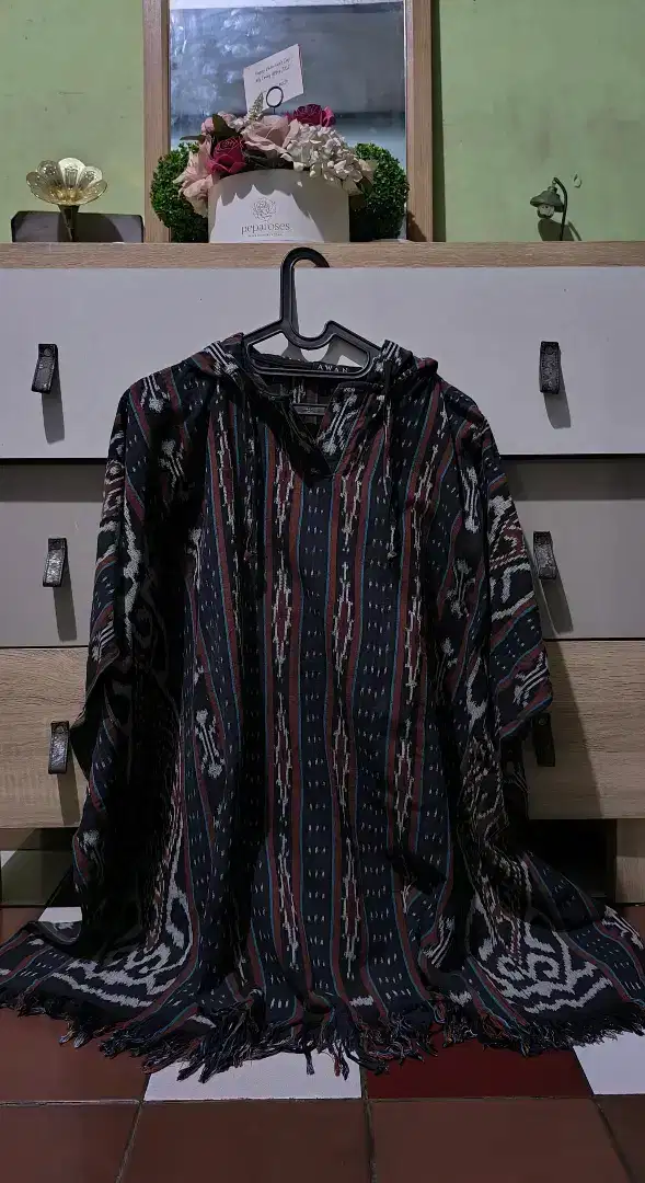 AWAN ETHNIC CRAFT Hoodie Ponco Tenun Etnik Bahan Full Tenun Unisex