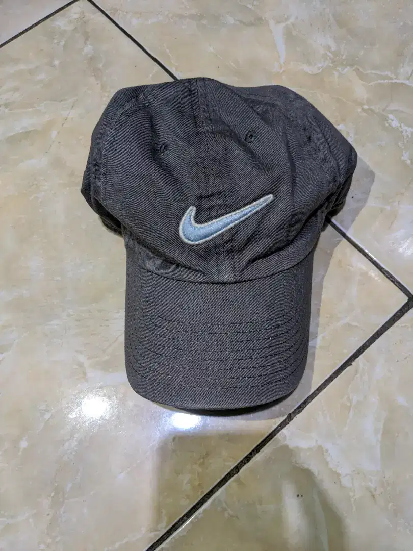 Topi nike heritage86