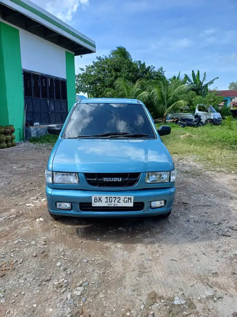 Isuzu Panther Lv 2004 MT 2.5 L