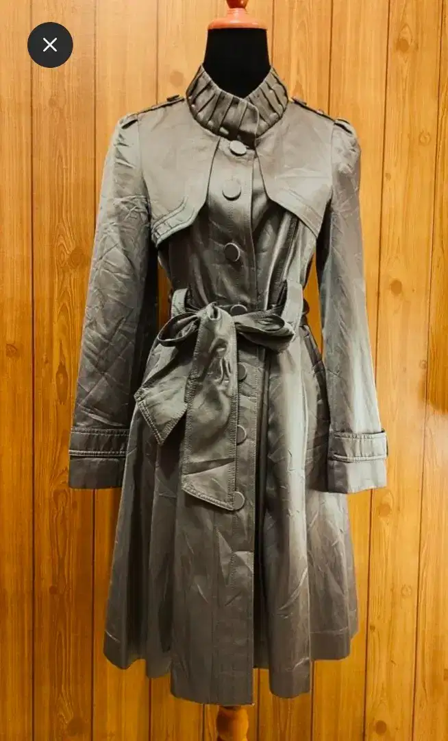 Coat wanita warna silver