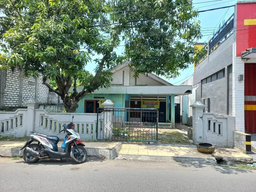 DIJUAL - Rumah di Jalan KH. Moh Toha dekat RS Hikmah