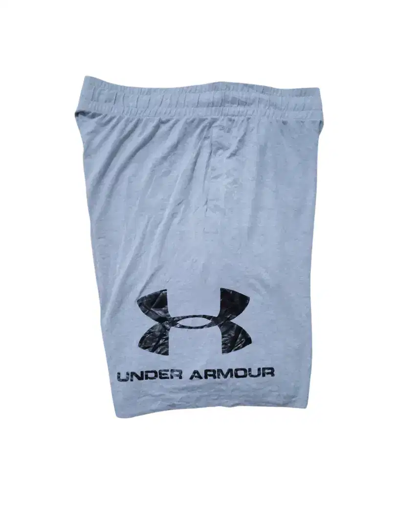 Shortpants under armor