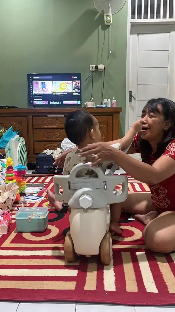 Di butuhkan baby sitter