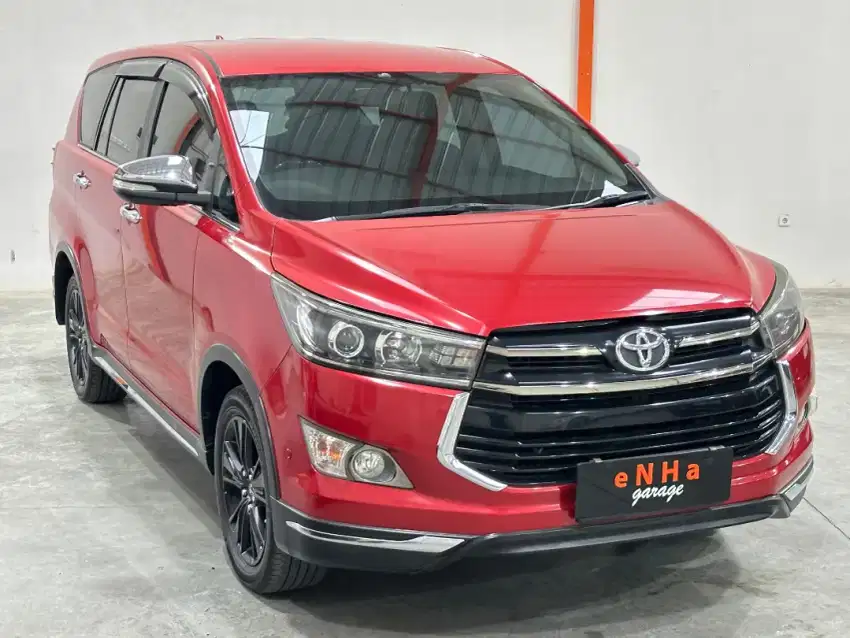 INNOVA VENTURER 2.4 DIESEL 2017 AUTOMATIC MERAH RARE!!