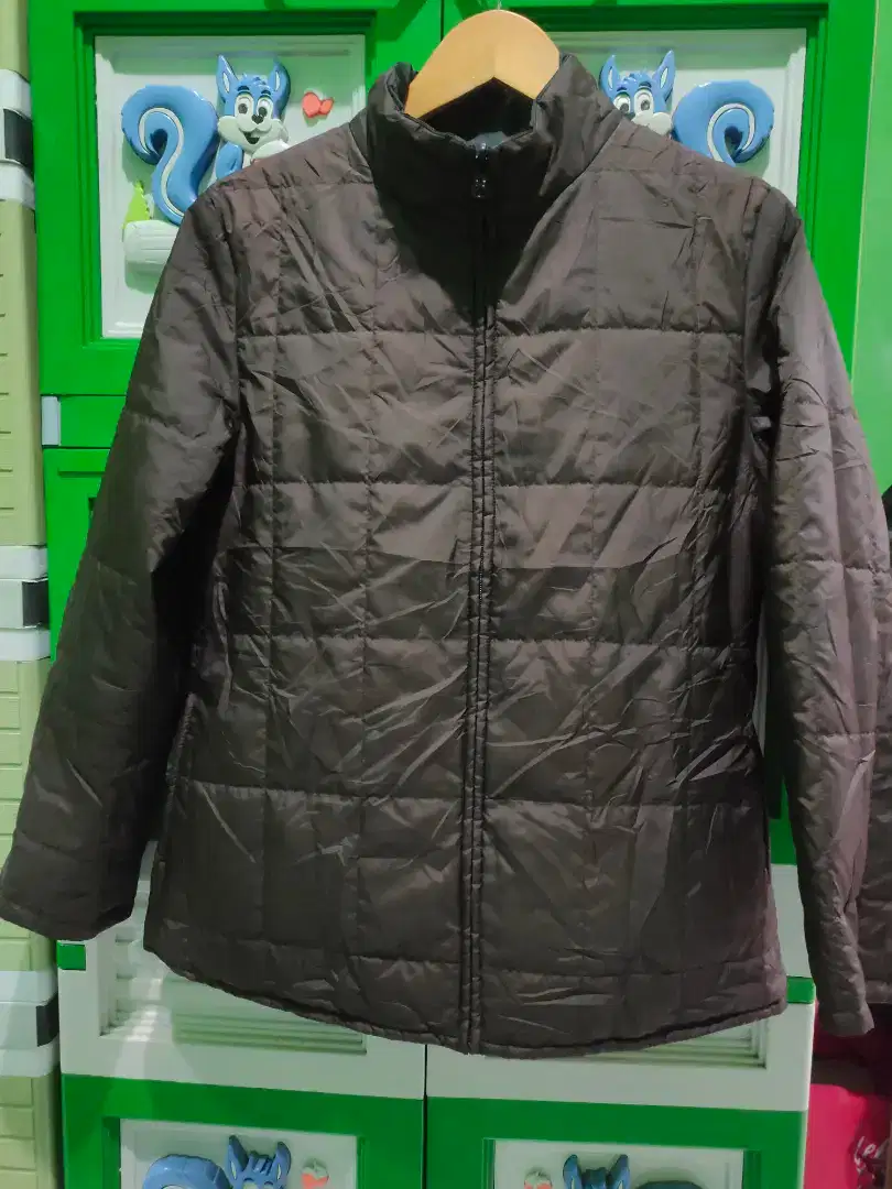 Jaket uniqlo reversible ukuran L