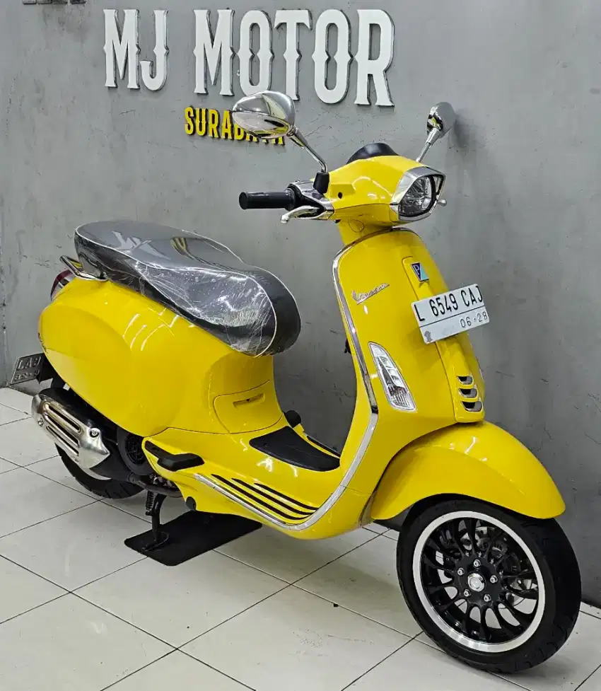 Piaggio Vespa Sprint 150 ABS Tahun 2023 // ODO 2 RB KM