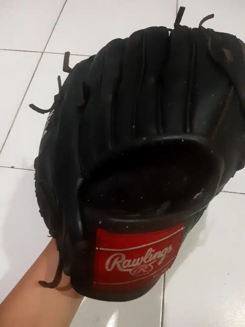 Sarung tangan Rawlings-Baseball Player