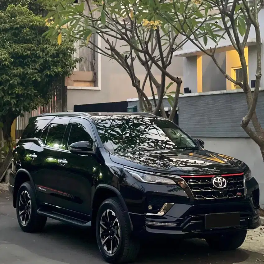 ANTIK KM 8 RB Fortuner Vrz TRD 2021 pajak Baru Tgn 1 Istw