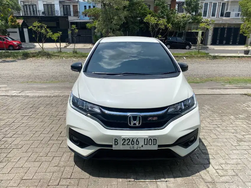 Honda Jazz RS Matic putih 2019 favorit Low KM 30rb an like New