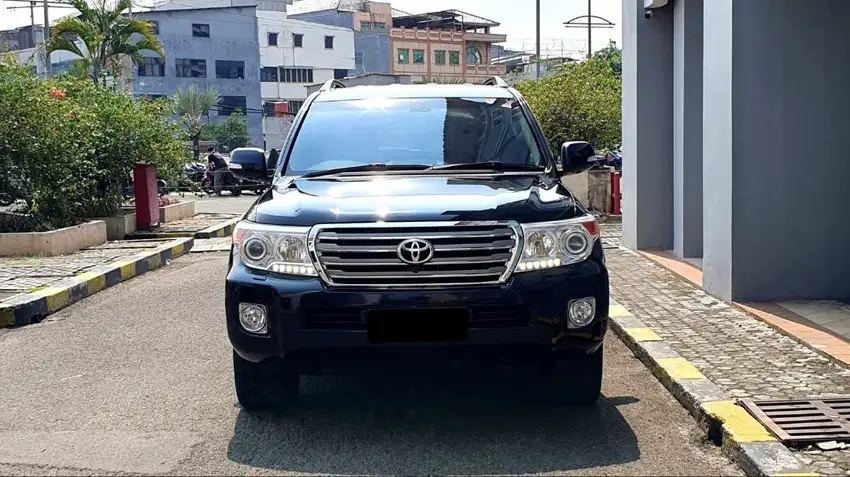 Toyota Land Cruiser VX 200 VX200 4.5 UK Sunroof Diesel 2014 Low Miles