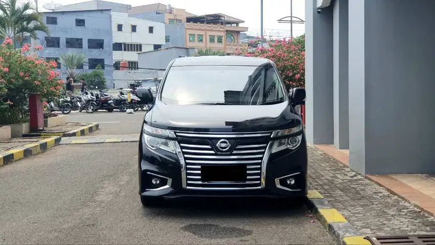 Nissan Elgrand HWS Captain Seat Sunroof Camera360 2.5 AT 2017 Low KM