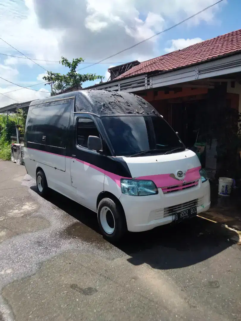 Grand max food car / food truck