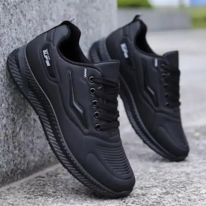 Sepatu Sneakers Pria Hitam Kasual SPORT