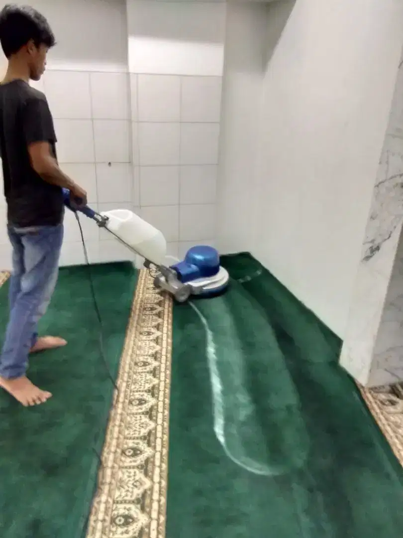 Jasa cuci karpet  masjid kantor jakarta  cuci kursi kantor panggilan.