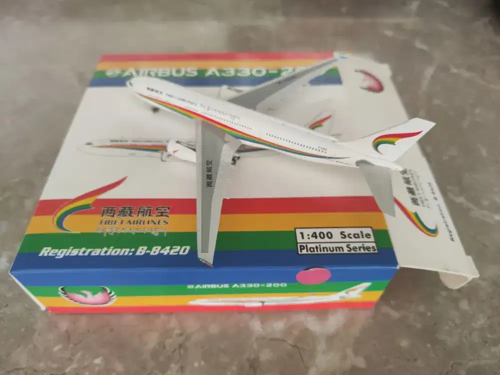 Die Cast Airplane 1:400