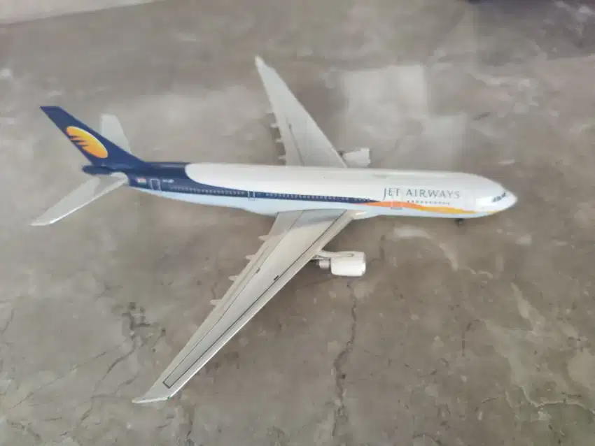 Die Cast Airplane 1:400