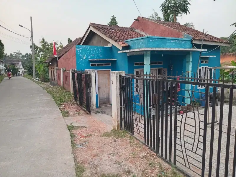 rumah pinggir jalan kampung ciracas serang