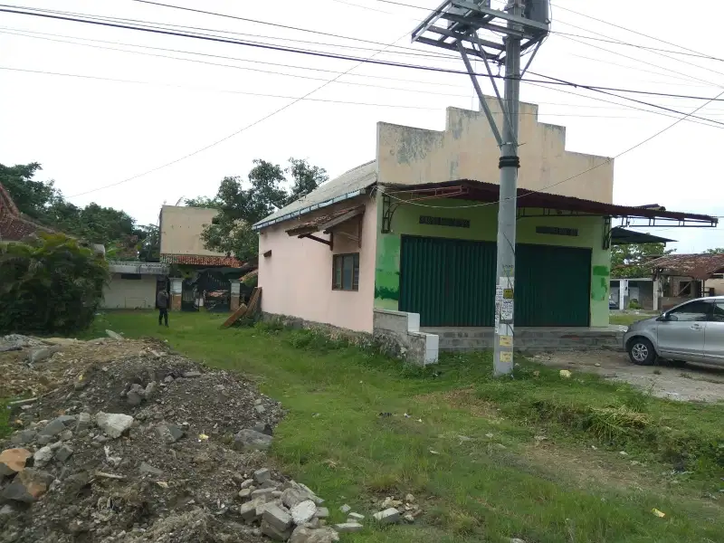 dijual cepat rumah makan, cocok untuk res area jalan raya di grobogan