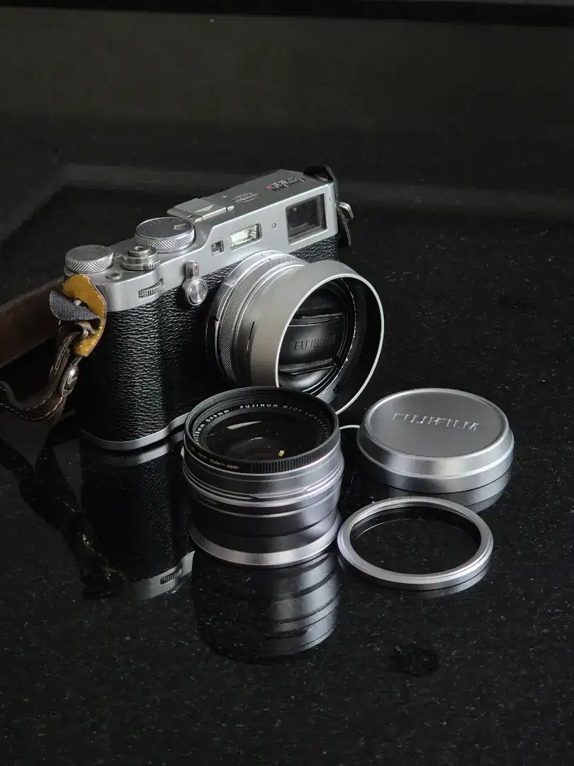 FOR SALE Fujifilm X100F n wide Converter