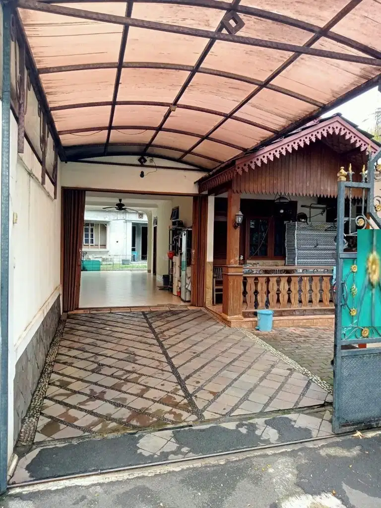 Rumah Moh. Kahfi Cipedak Jagakarsa: LT 501 m2, Jalan Raya, Sgt Murah