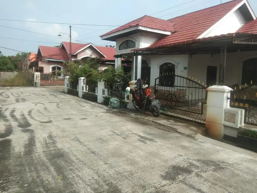 Disewakan rumah bulatan terawat