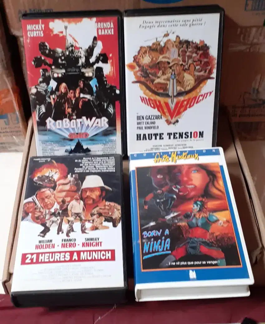 KASET VIDEO VHS FILM  (4 PIC)