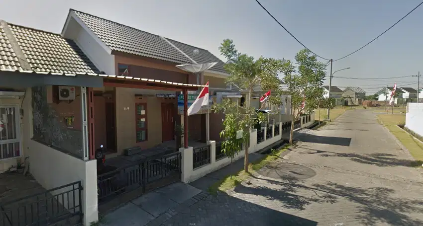 Dijual rumah 120/77 Dengan Fasum Taman Depan Grand Surya Sidoarjo,