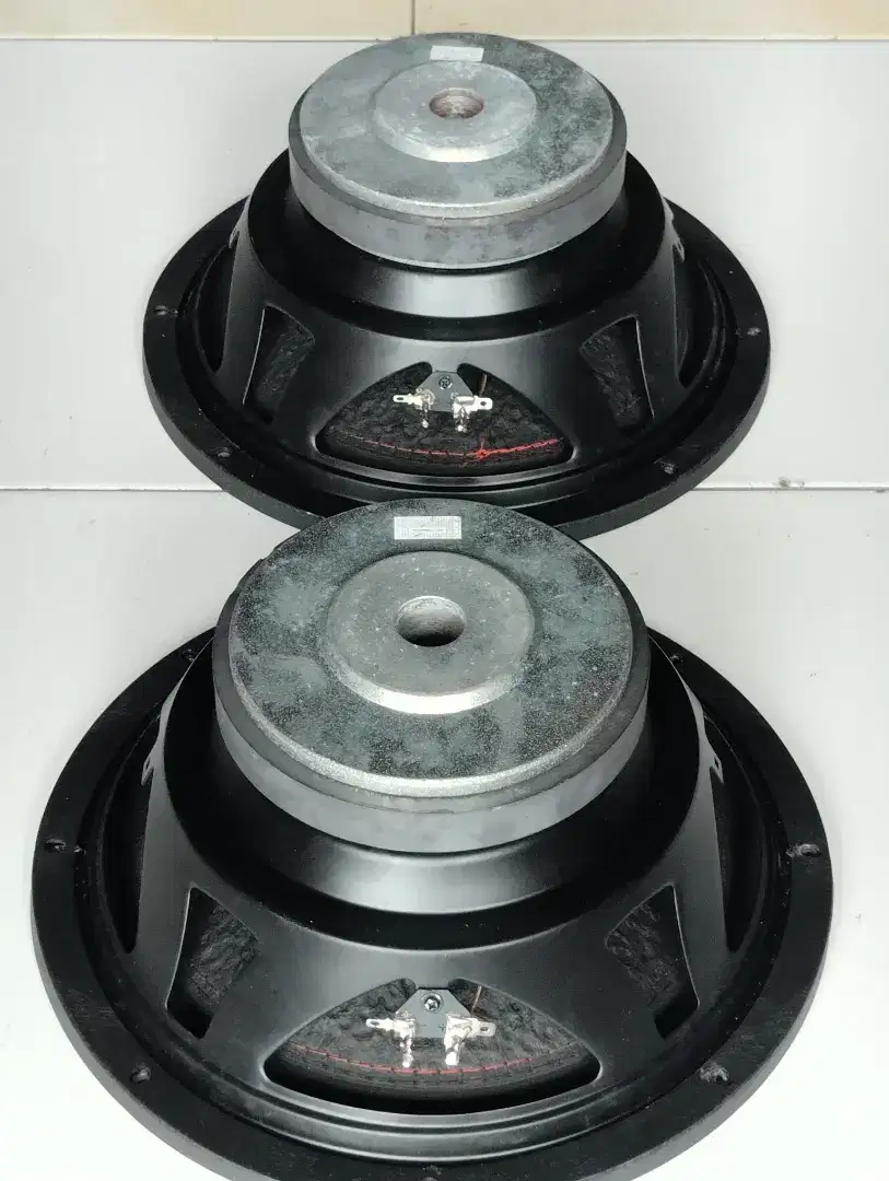 Speaker woofer 12 inch sepasang.