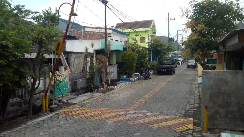 Dijual rumah hitung tanah Tropodo dekat bandara Juanda