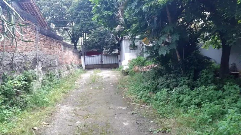 Tanah persegi pinggir jalan di Pondok Labu, Jaksel