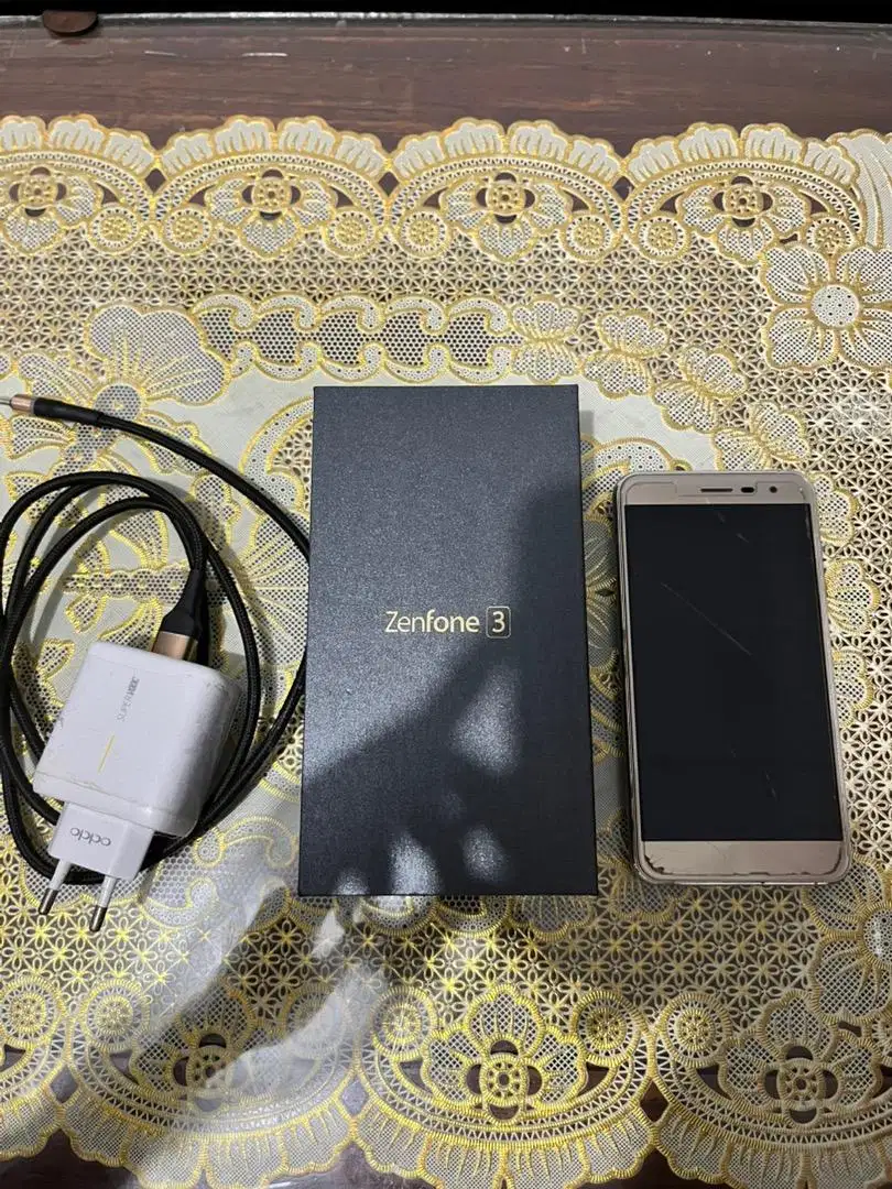 Asus zenfone 3 64gb warna gold ze552kl