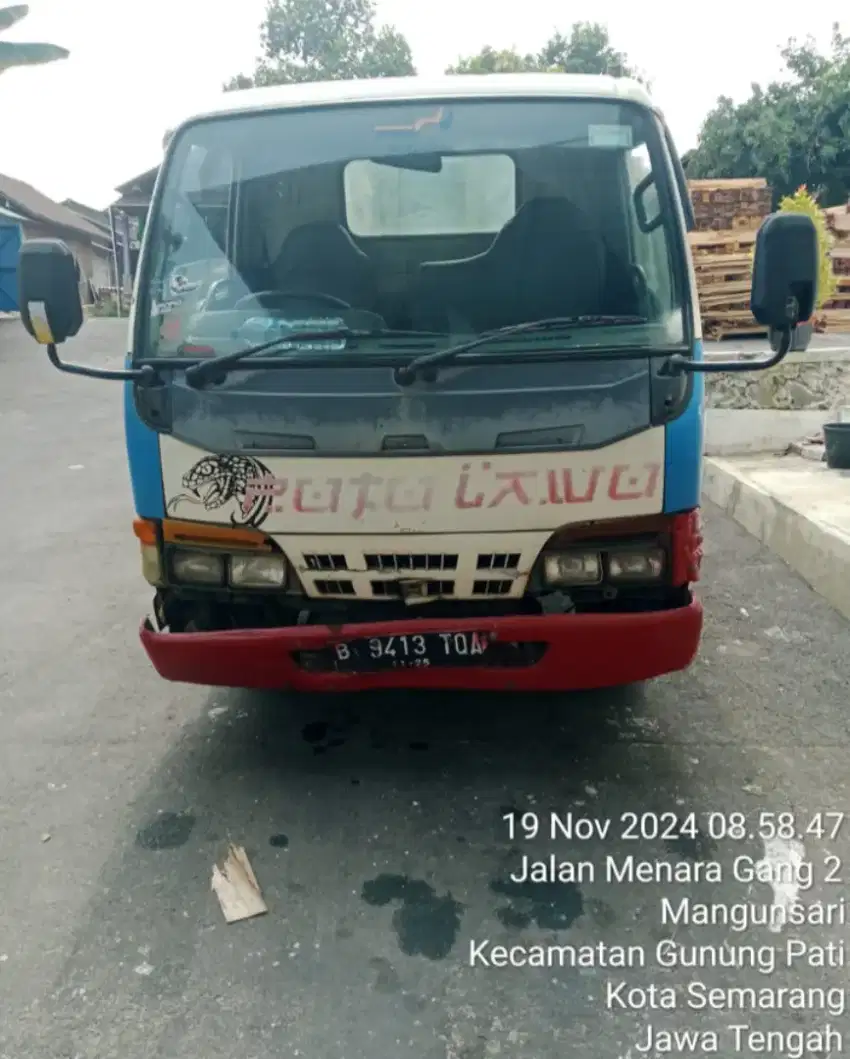 Truk Isuzu elf NHR 55