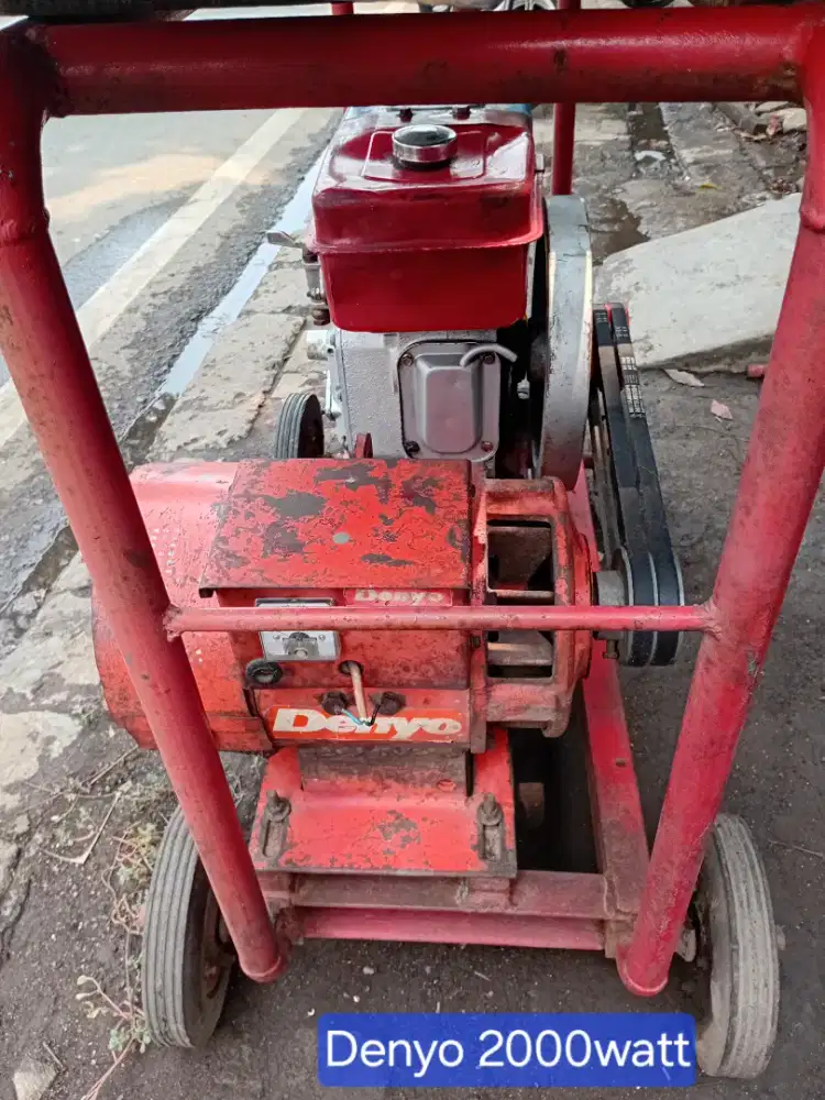 Mesin genset Denyo