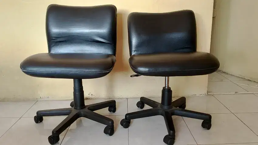 Kursi Kantor 2 buah